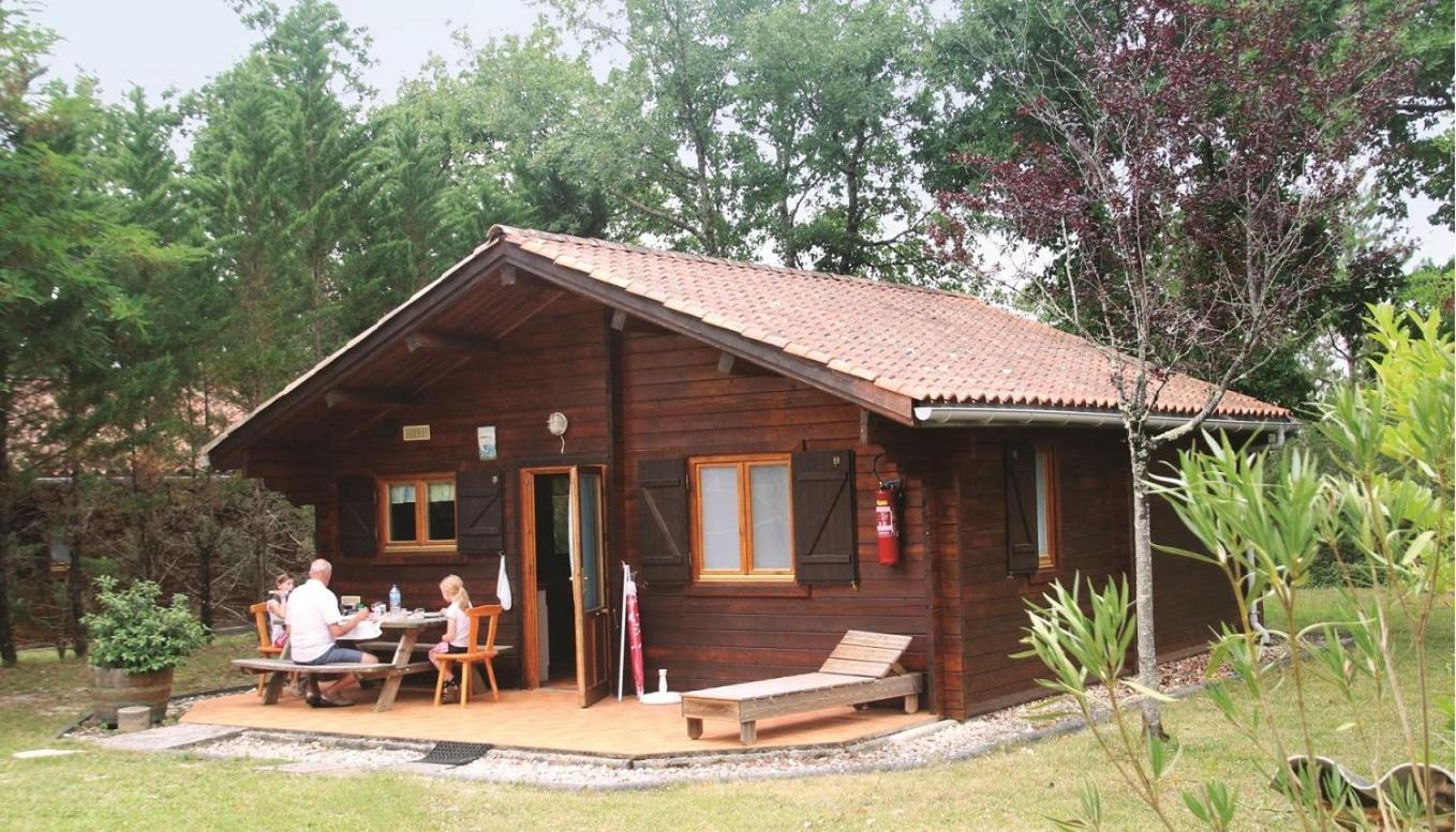 camping fontaine du roc Affittacamere Devillac Esterno foto