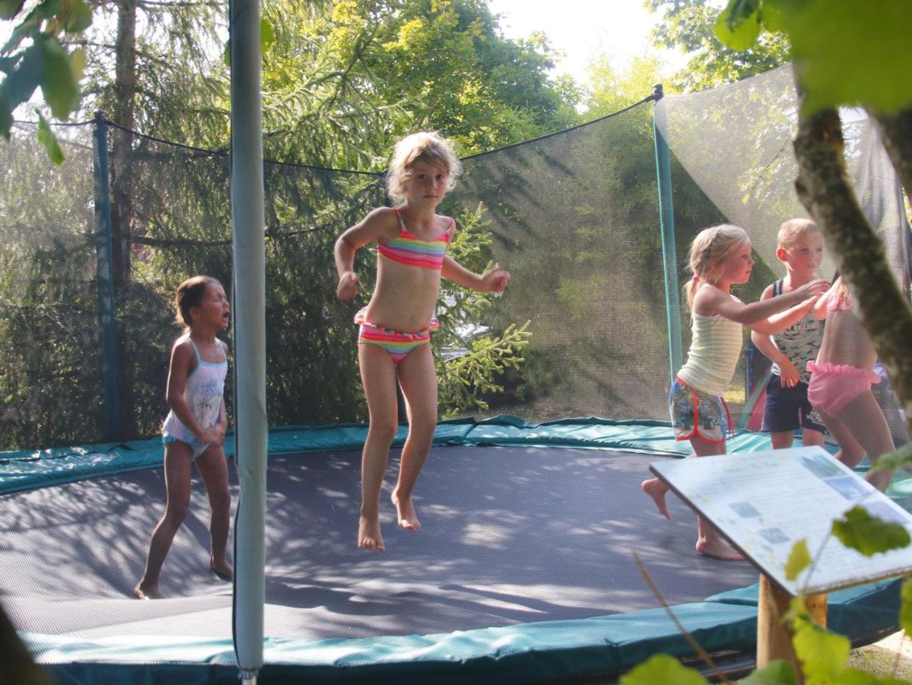 camping fontaine du roc Affittacamere Devillac Esterno foto